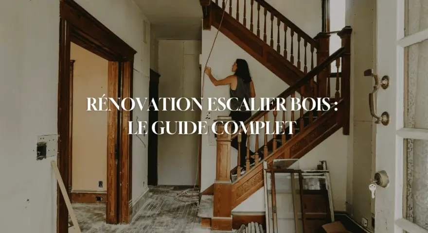 Une femme travaille à rajeunir un escalier en bois, un projet de rénovation complet.